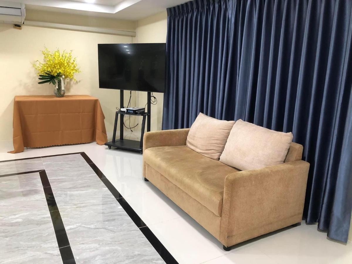 The Lux Ladprao 10 Banguecoque Exterior foto