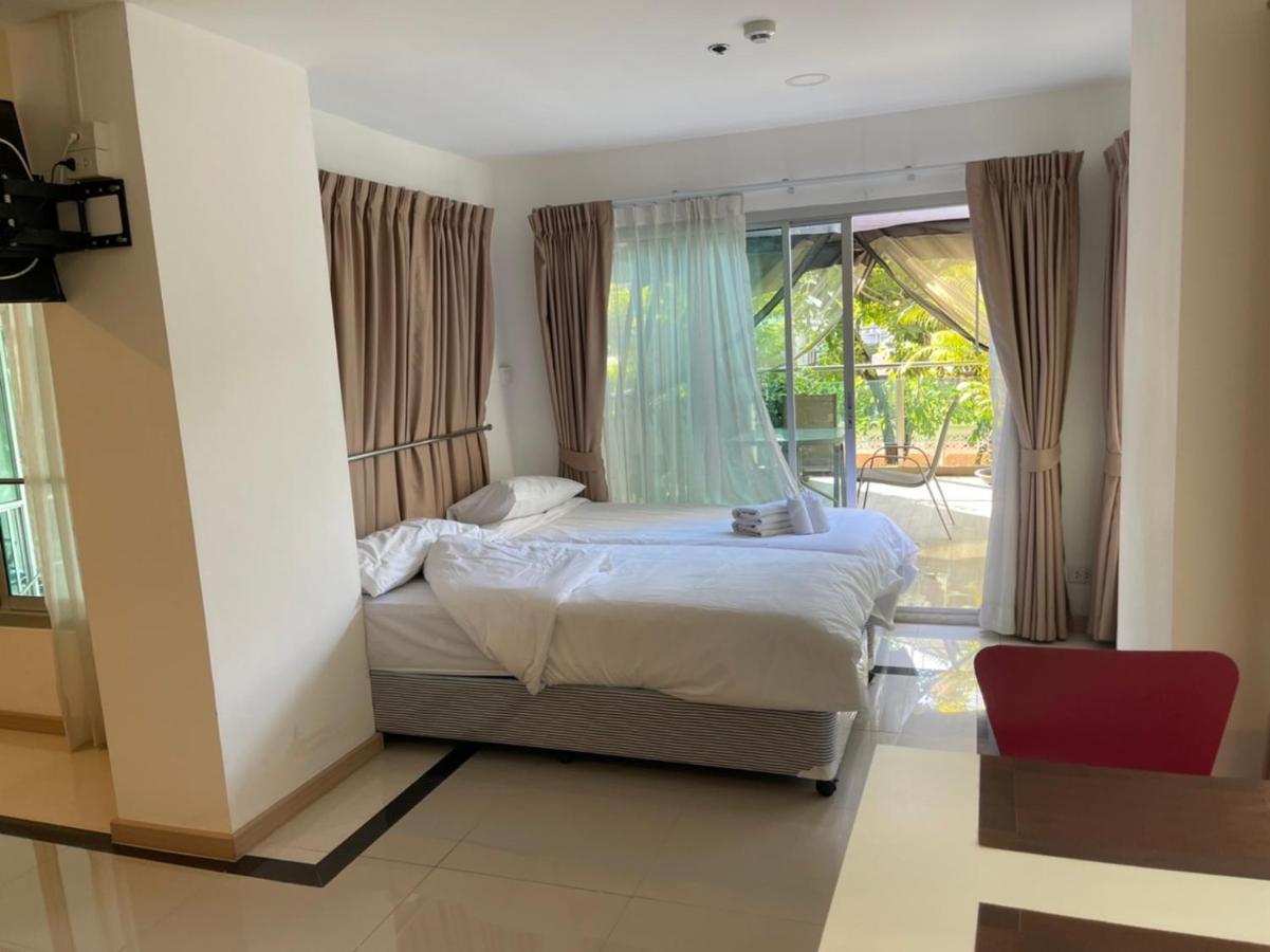 The Lux Ladprao 10 Banguecoque Exterior foto