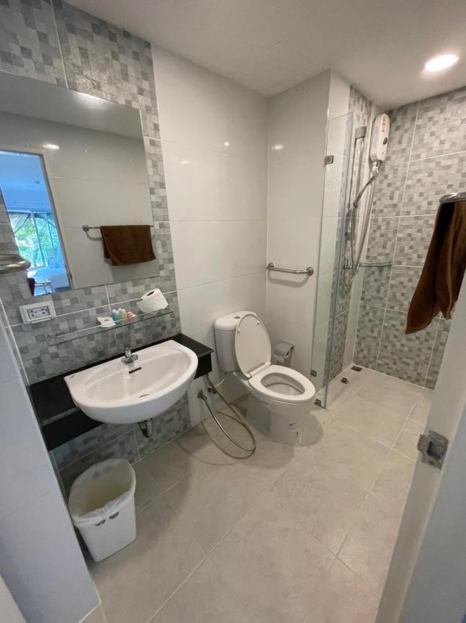 The Lux Ladprao 10 Banguecoque Exterior foto