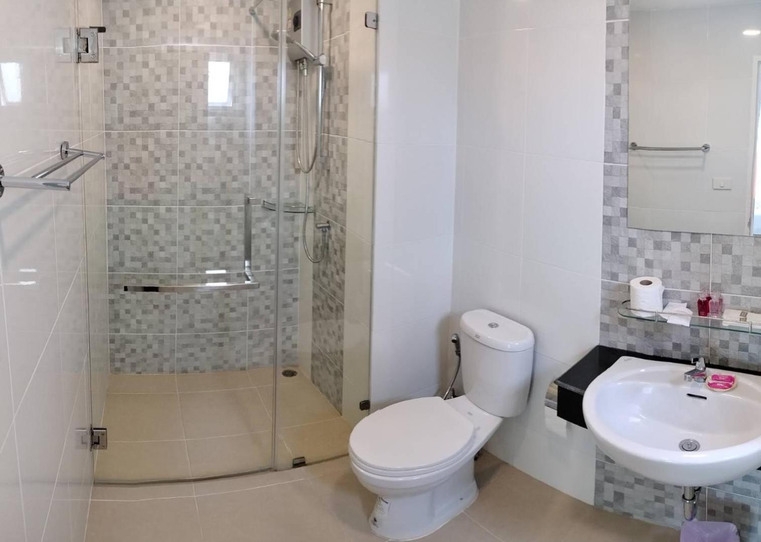 The Lux Ladprao 10 Banguecoque Exterior foto