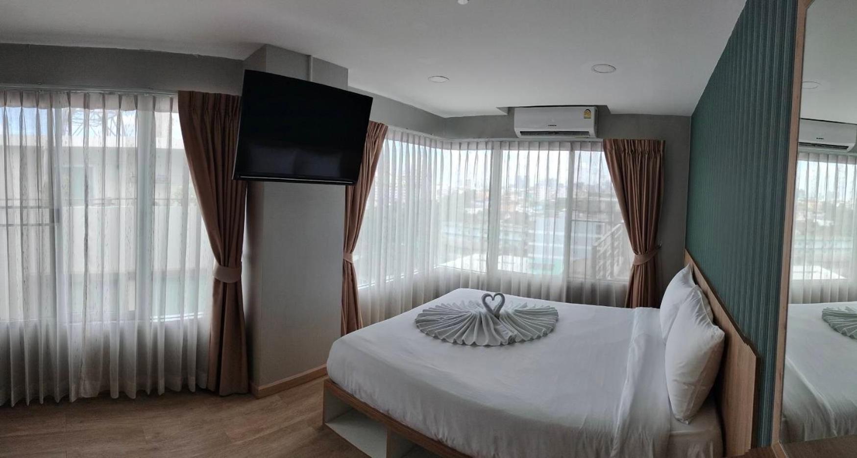 The Lux Ladprao 10 Banguecoque Exterior foto