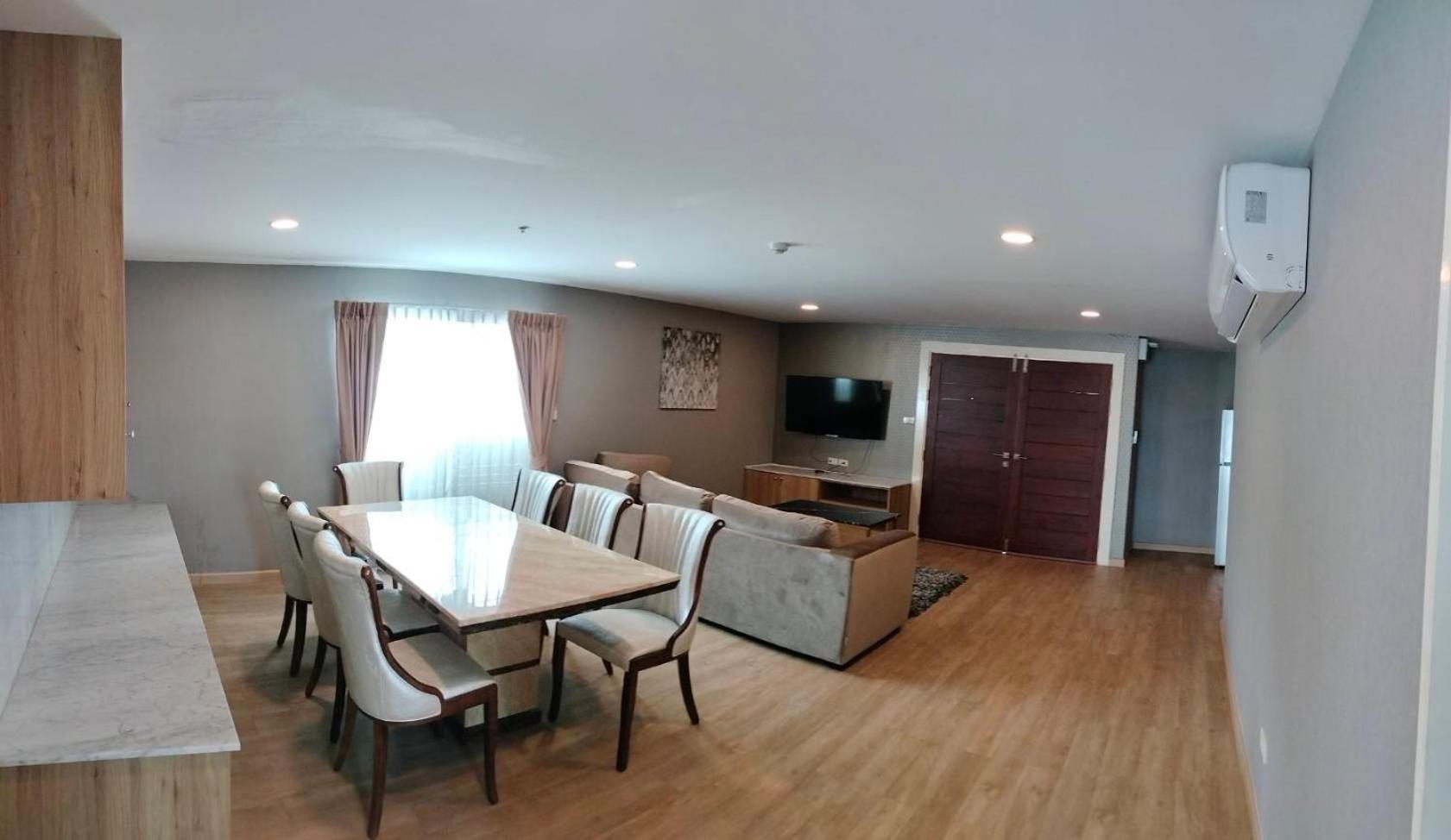 The Lux Ladprao 10 Banguecoque Exterior foto