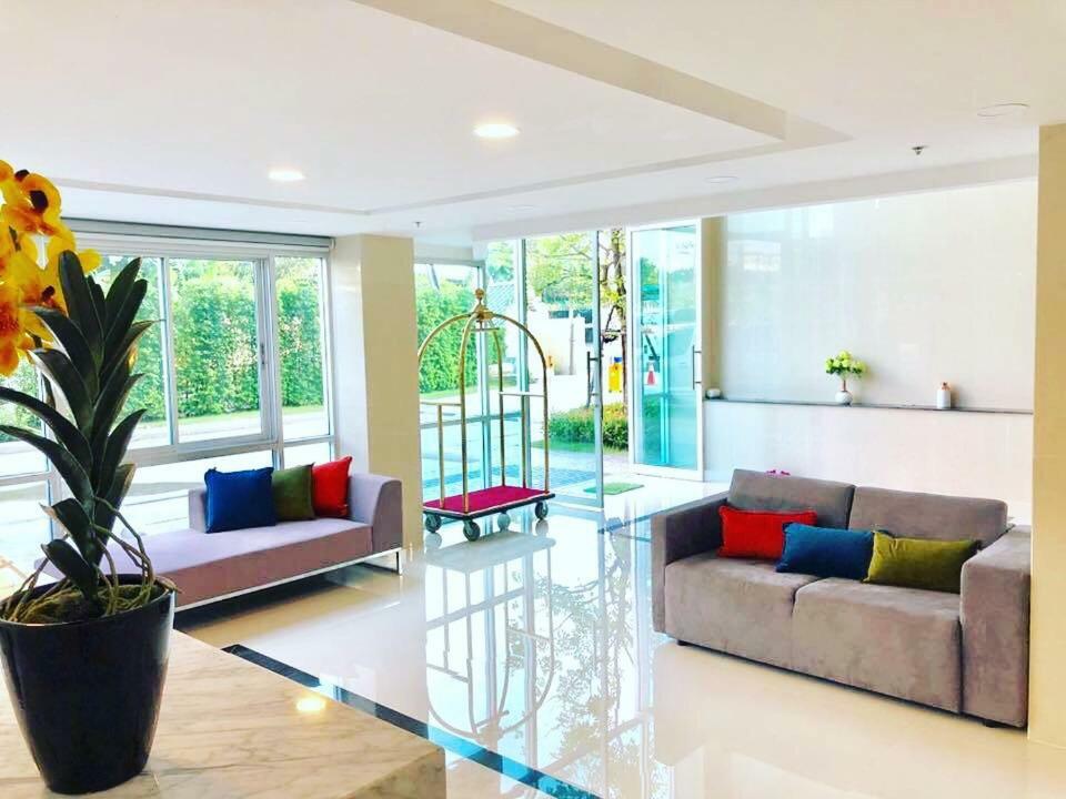 The Lux Ladprao 10 Banguecoque Exterior foto