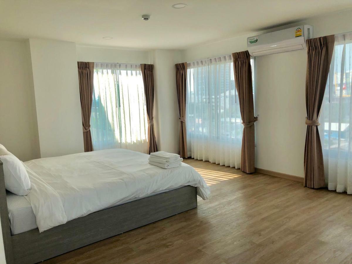 The Lux Ladprao 10 Banguecoque Exterior foto