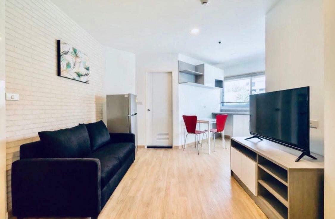 The Lux Ladprao 10 Banguecoque Exterior foto